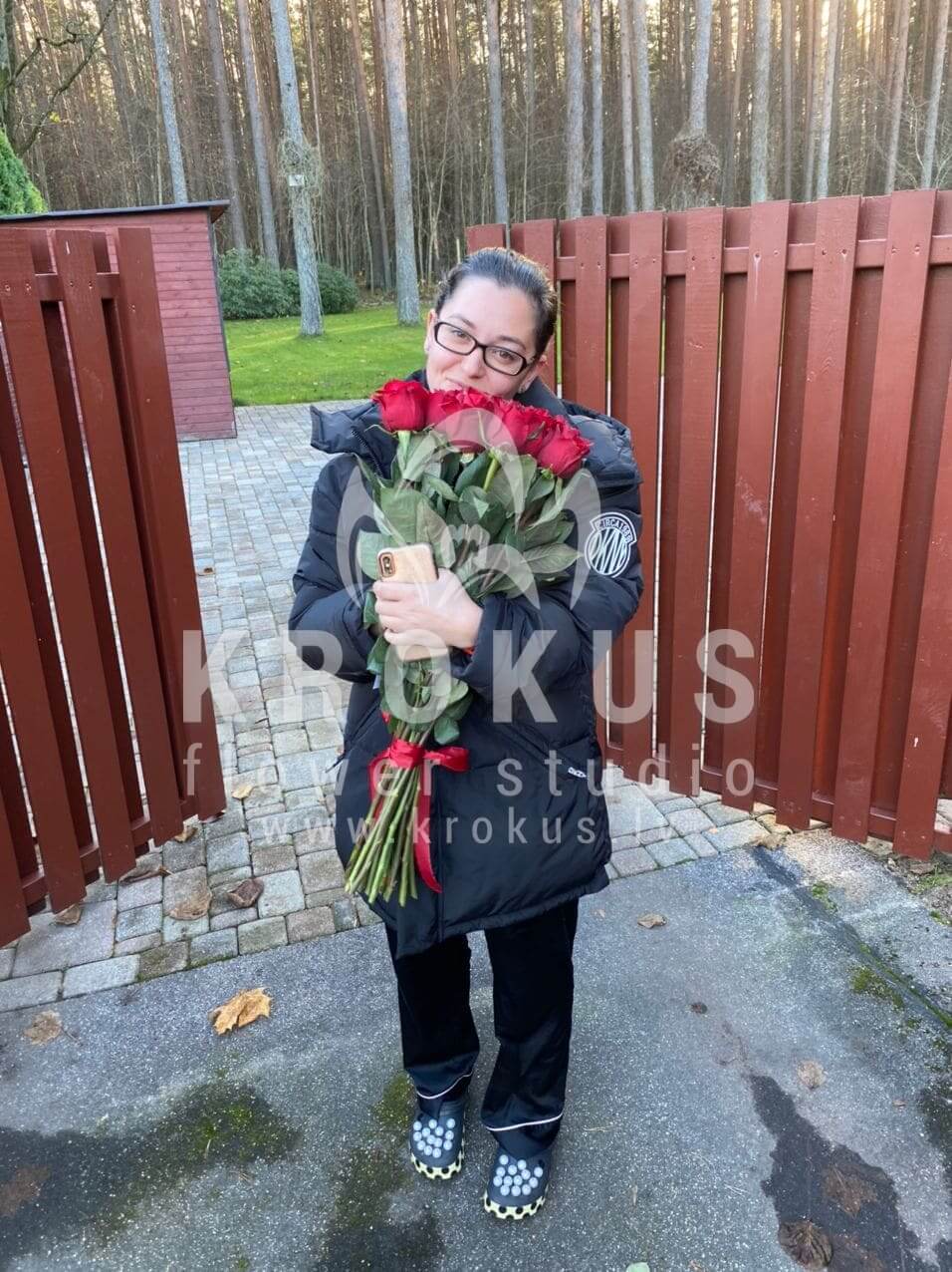 Ziedu piegāde Latvia Priežciems (sarkanas rozes)