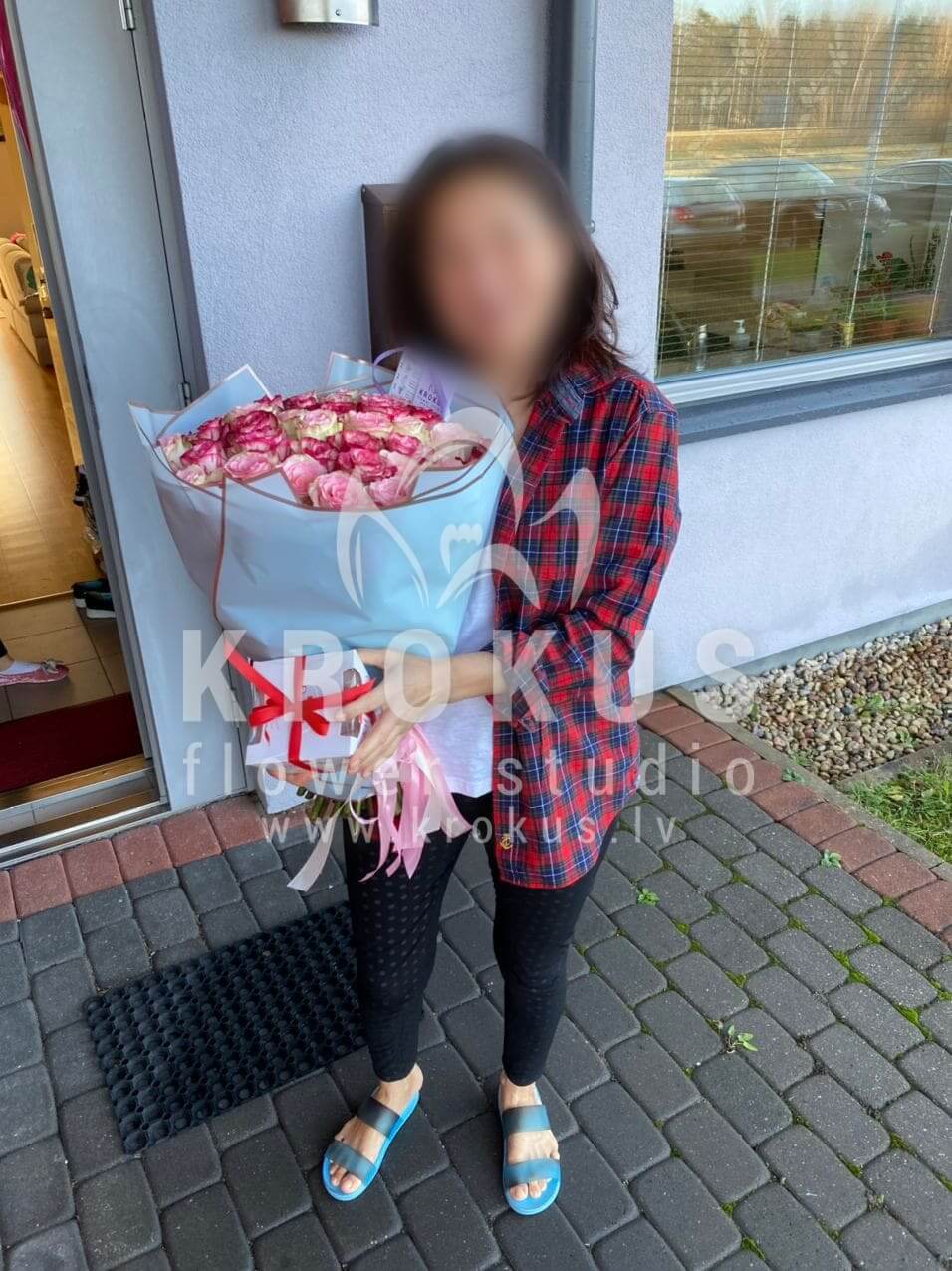 Deliver flowers to Beberi (pink roses)