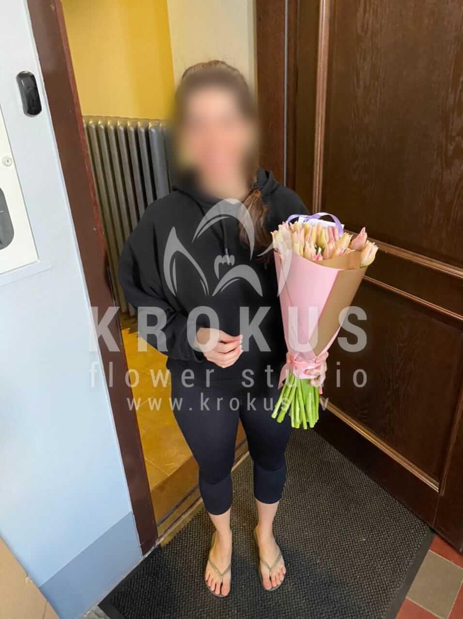 Deliver flowers to Rīga (tulips)