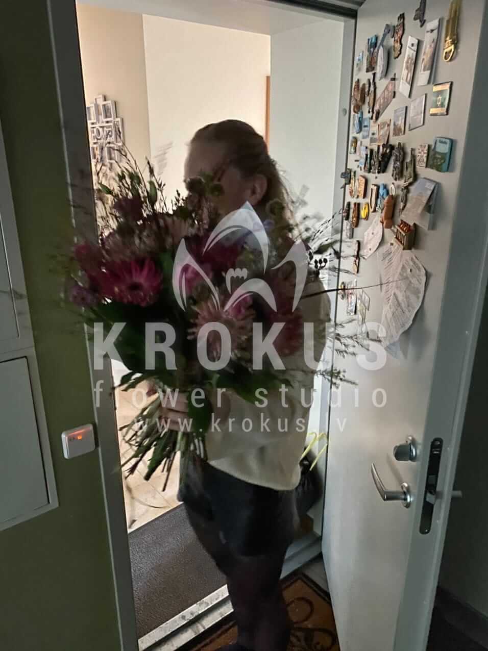 Ziedu piegāde Latvia Rīga (limonijaastilbeviburnumshortenzijasastrancijasalal (goltjēra))