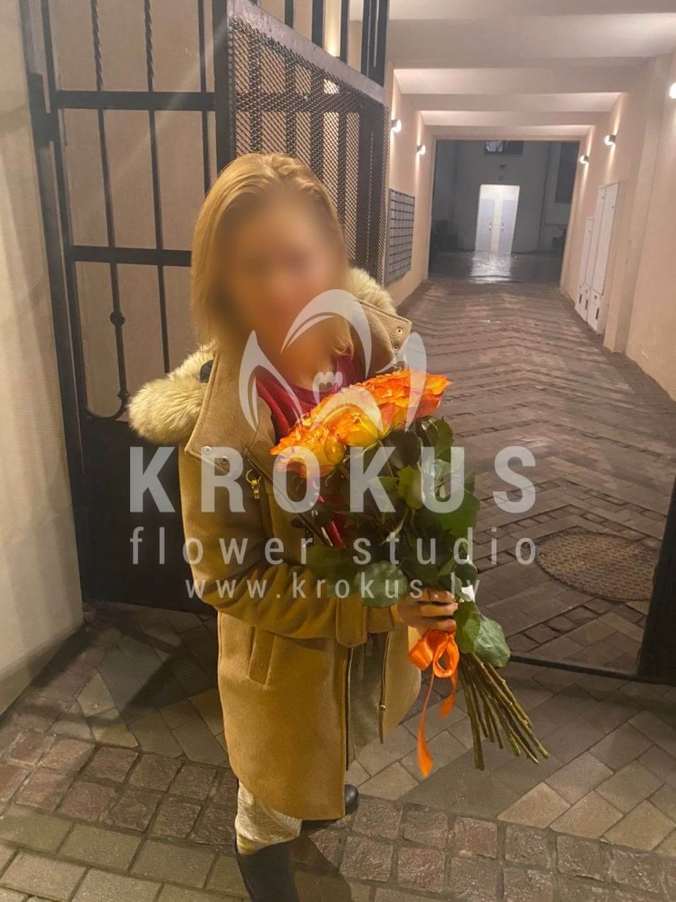 Deliver flowers to Rīga (orange roses)