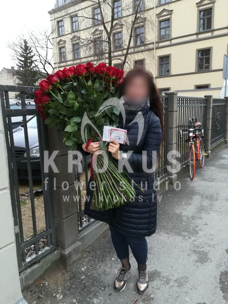 Deliver flowers to Rīga (red roses)