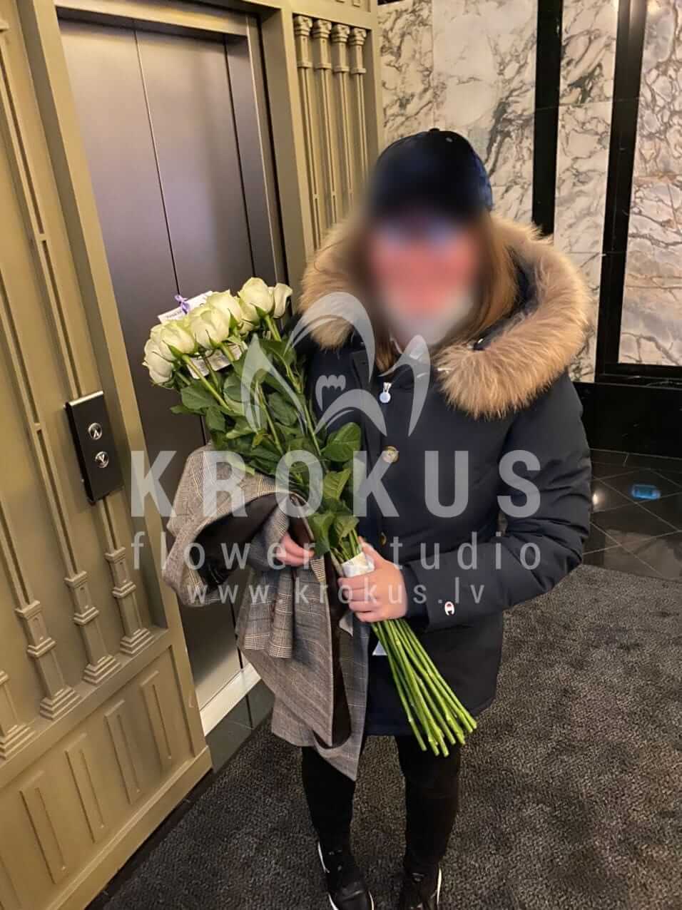 Deliver flowers to Rīga (white roses)