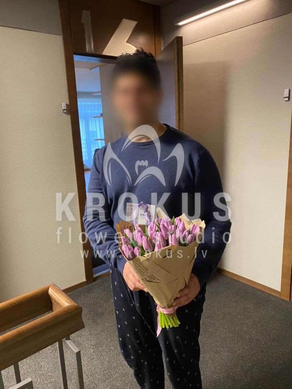 Deliver flowers to Rīga (tulips)