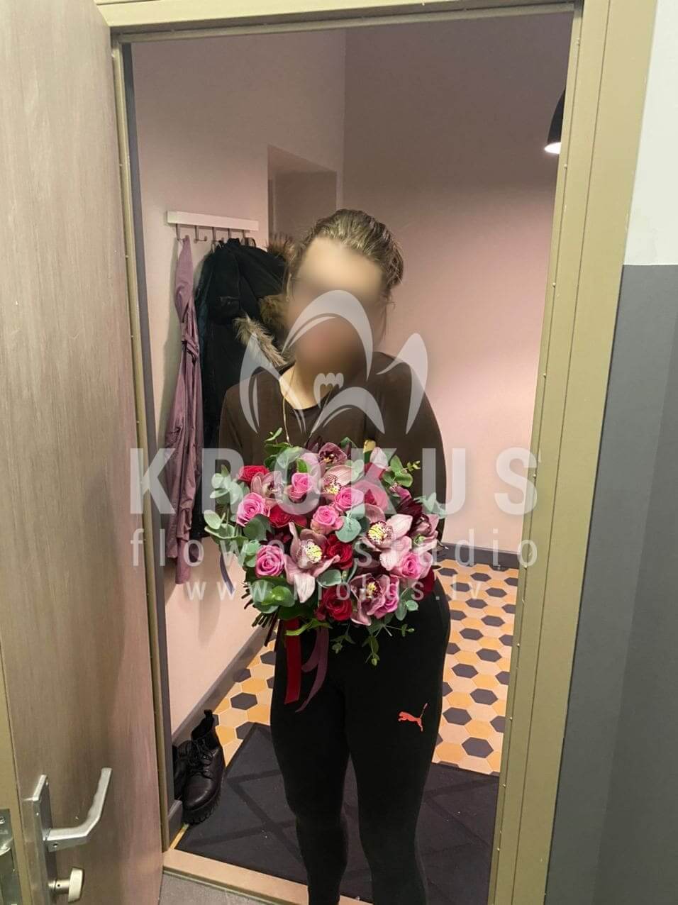 Deliver flowers to Rīga (pink rosesorchidsgum treeleucadendronred roses)