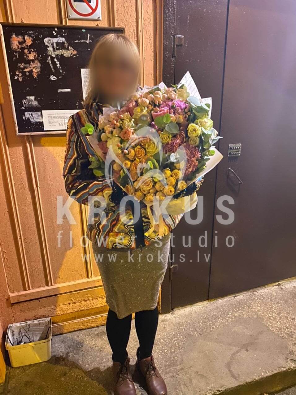 Deliver flowers to Rīga (shrub rosespink rosestulipsclovespistaciagum treepeony roseshypericum)