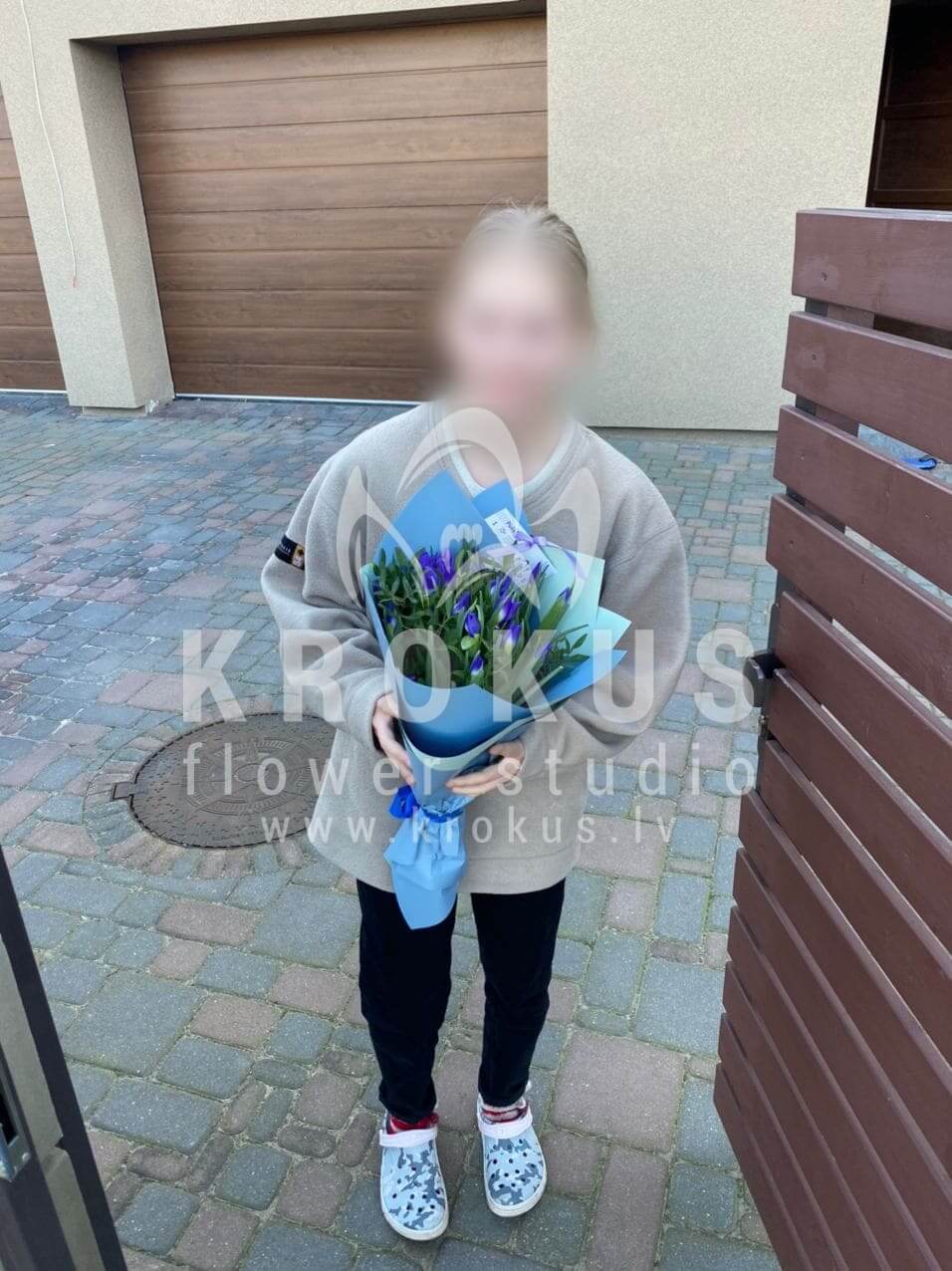 Deliver flowers to Rīga (irisesgree bell)