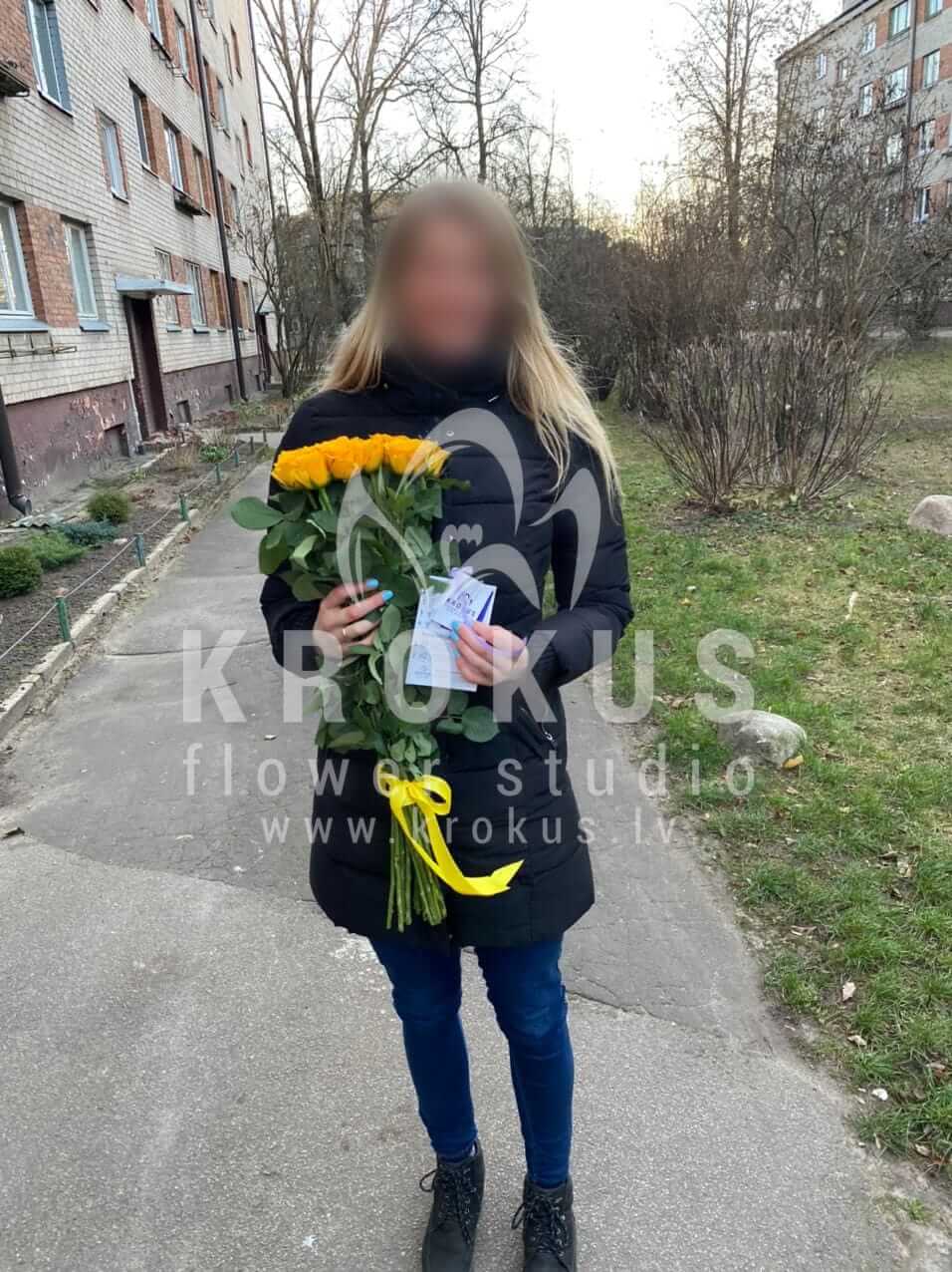 Deliver flowers to Rīga (yellow roses)