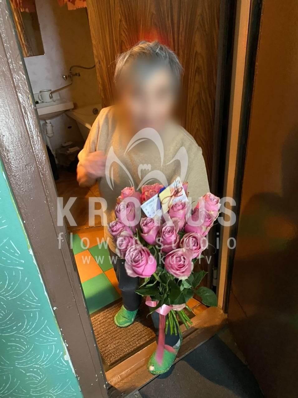 Deliver flowers to Rīga (pink roses)