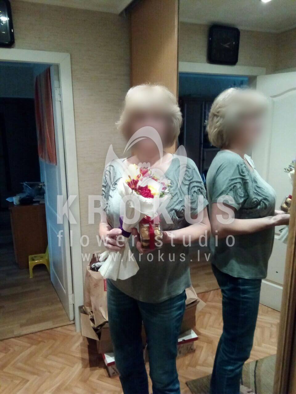 Ziedu piegāde Latvia Latvia (frēzijas)