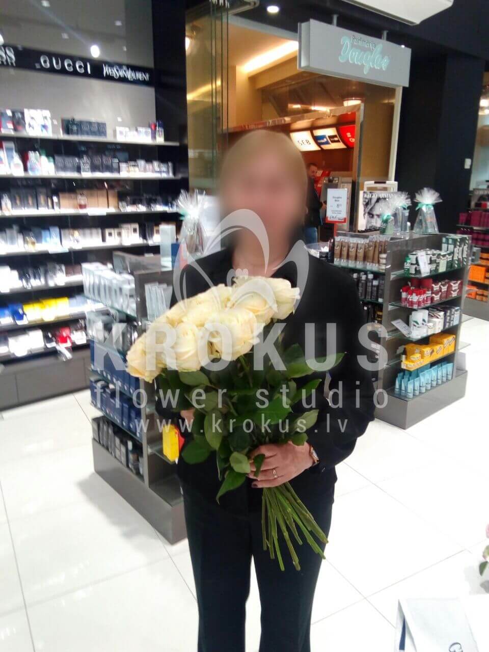 Deliver flowers to Latvia (yellow roses)