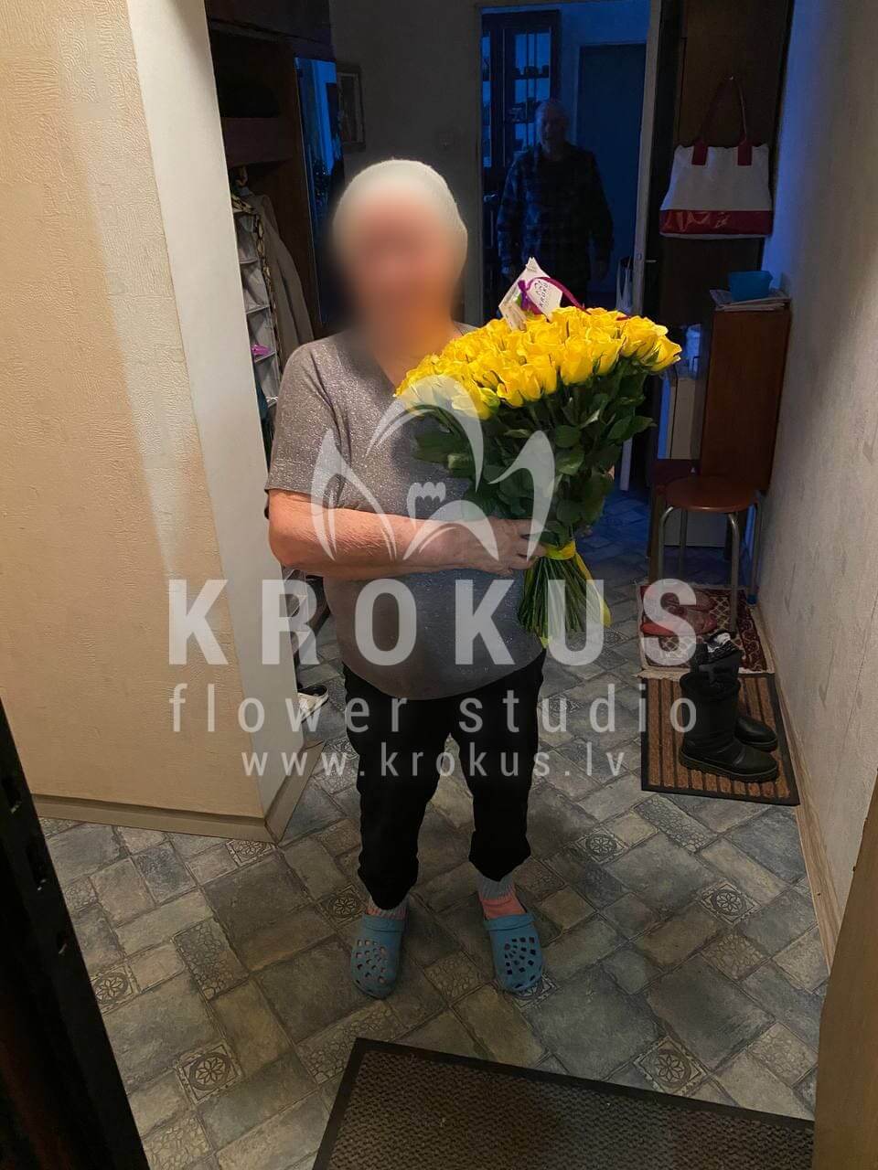 Deliver flowers to Rīga (yellow roses)