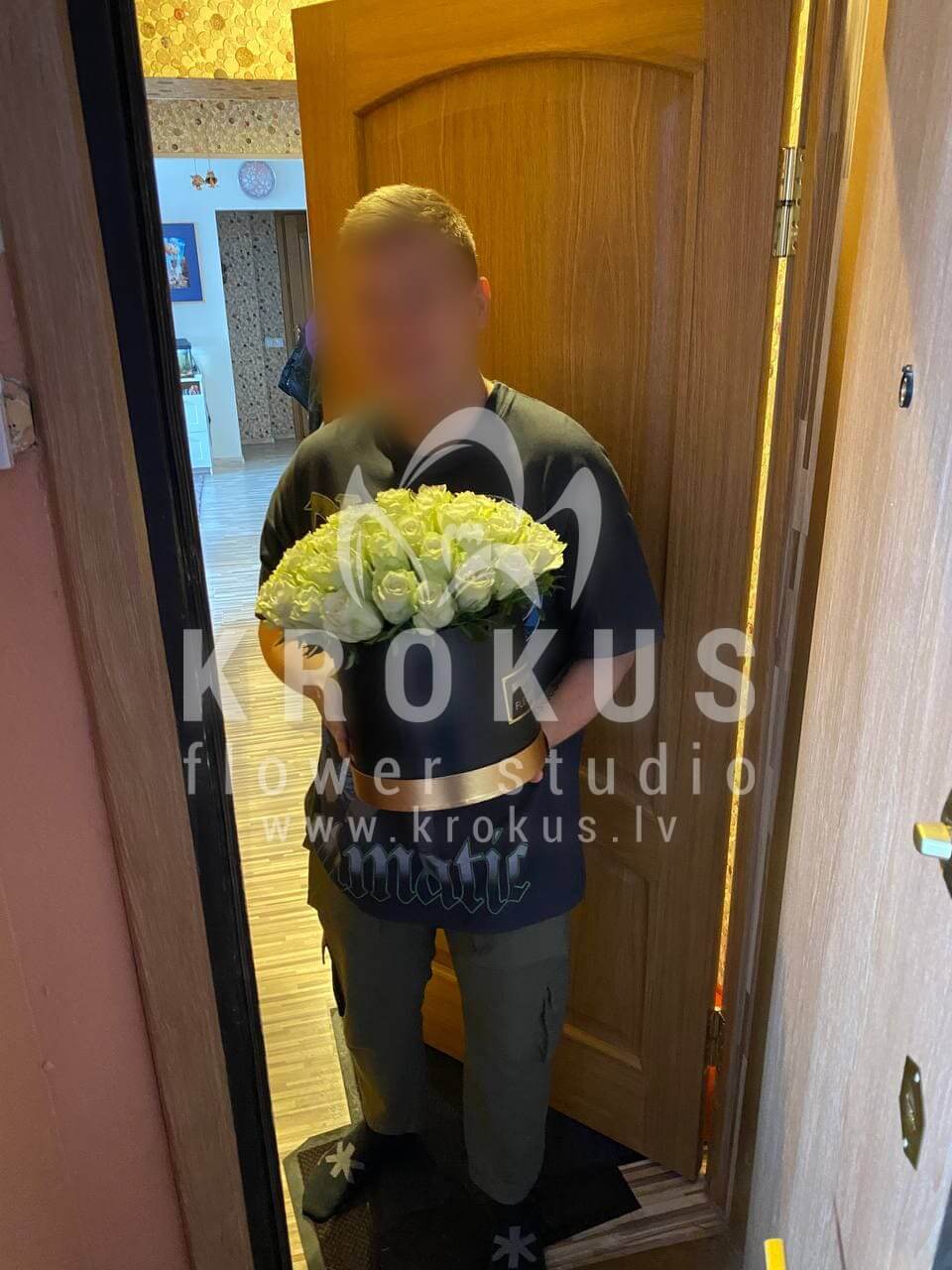 Deliver flowers to Rīga (white roses)