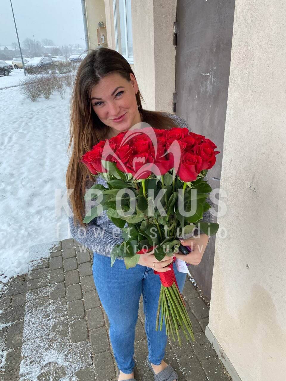 Deliver flowers to Salaspils (red roses)