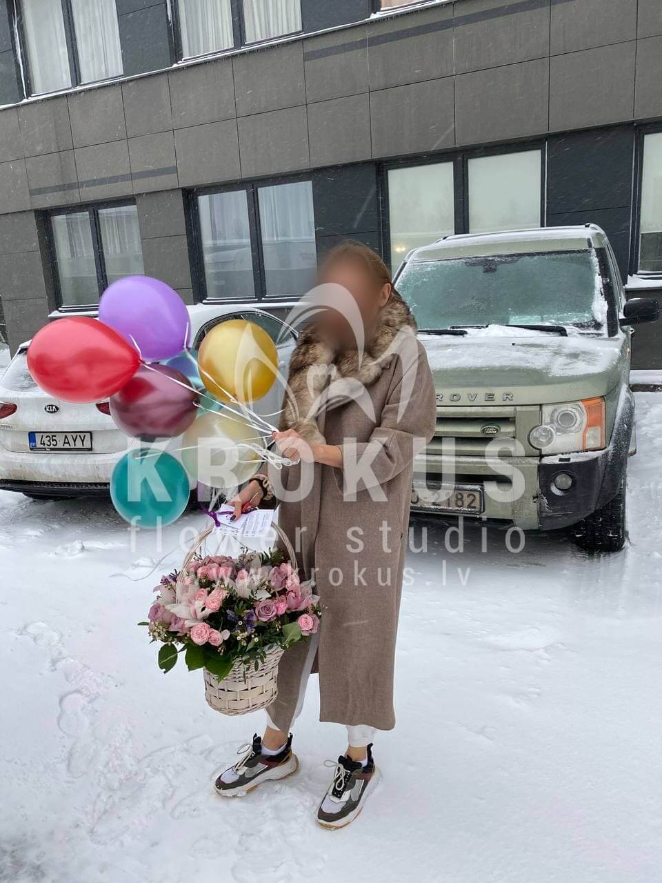 Ziedu piegāde Latvia Rīga (krūmrozesrozā rozesorhidejaswaxflowersalal (goltjēra)statice)
