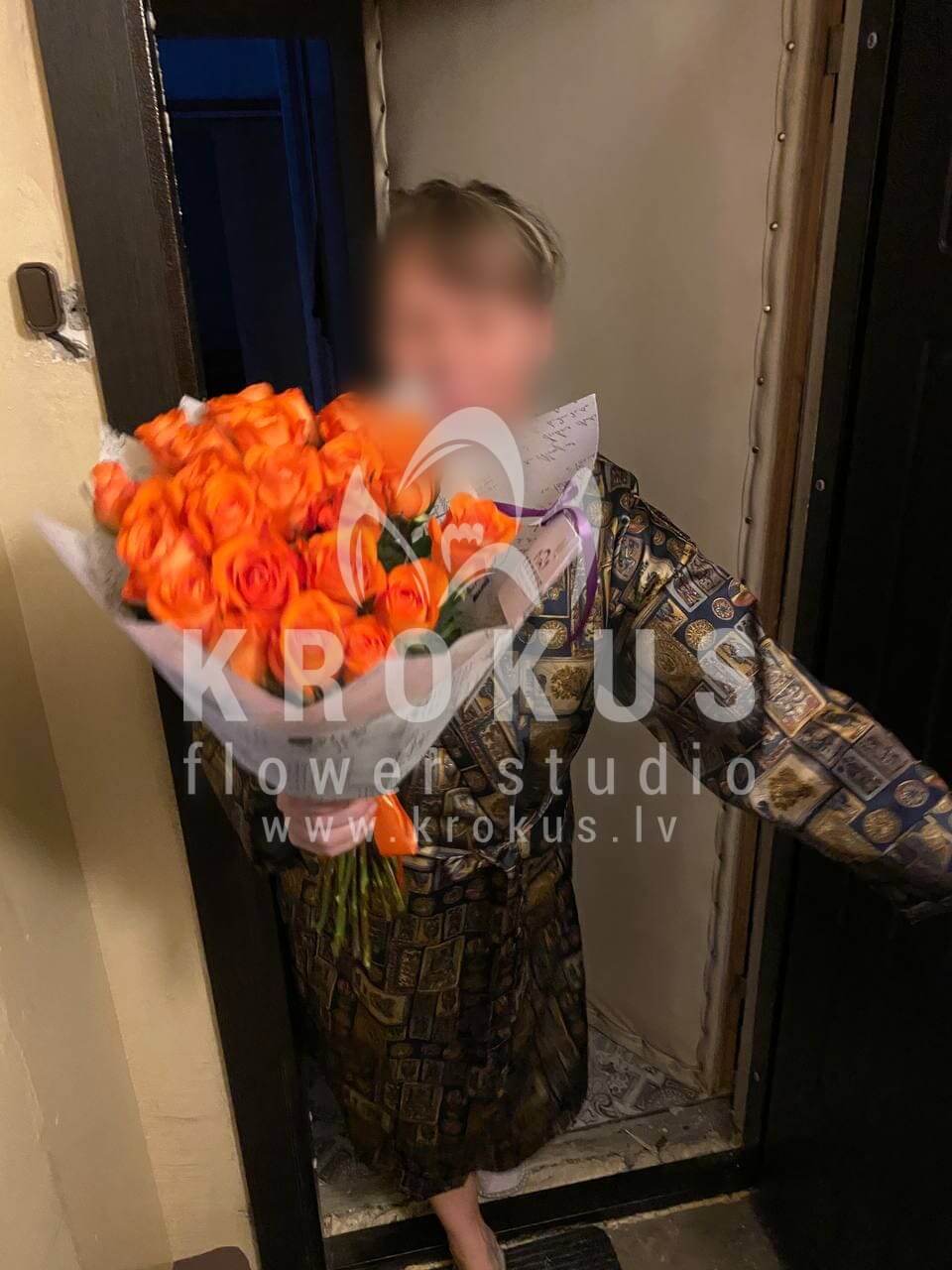 Deliver flowers to Rīga (orange roses)