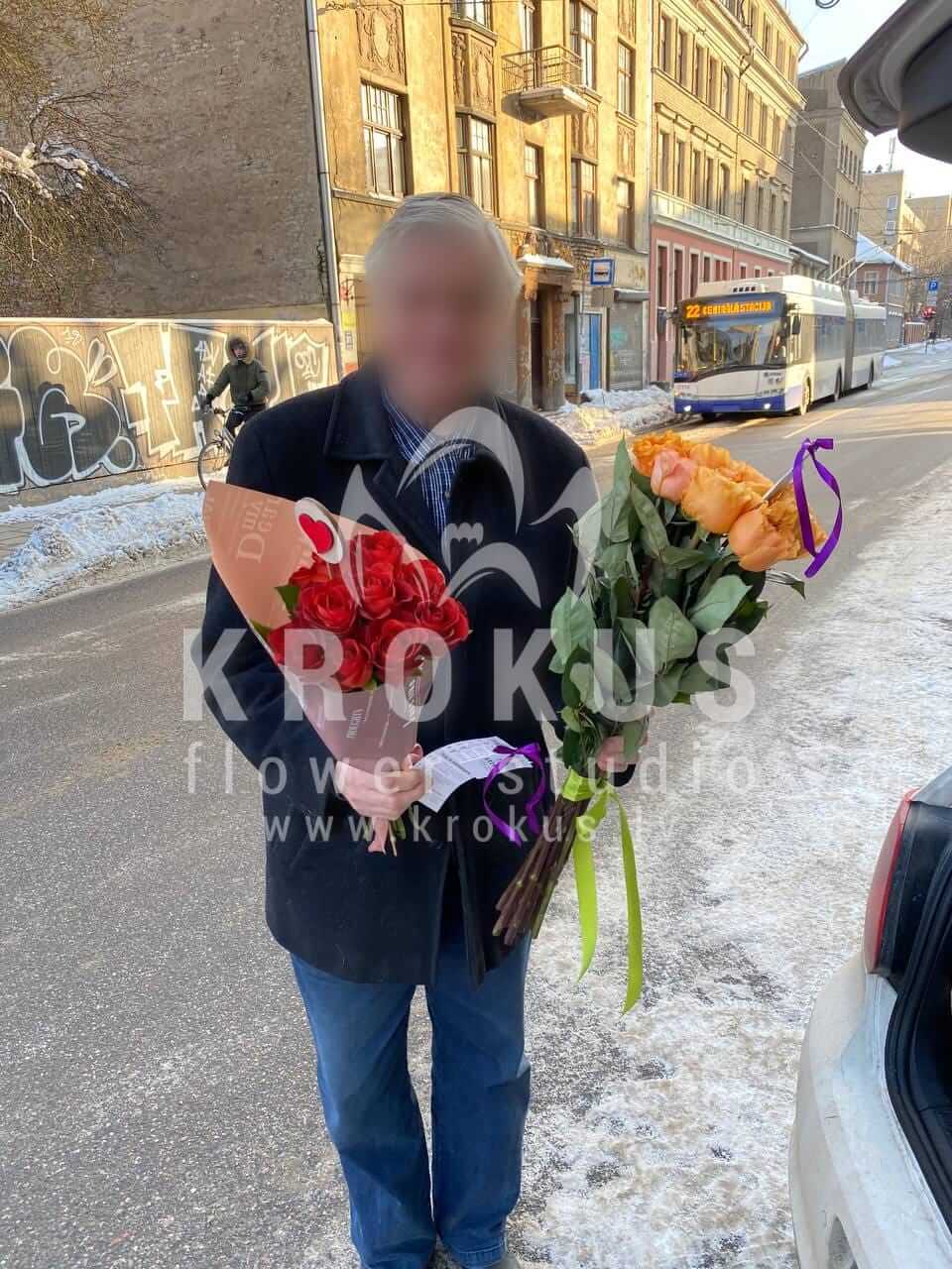 Deliver flowers to Rīga (orange roses)