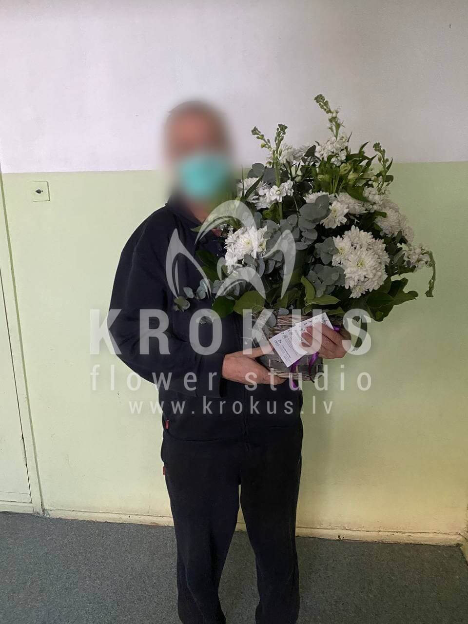 Ziedu piegāde Latvia Rīga (matiolaalstremērijaligustrskrizantēmas eikaliptssalal (goltjēra)lauvmutītes)