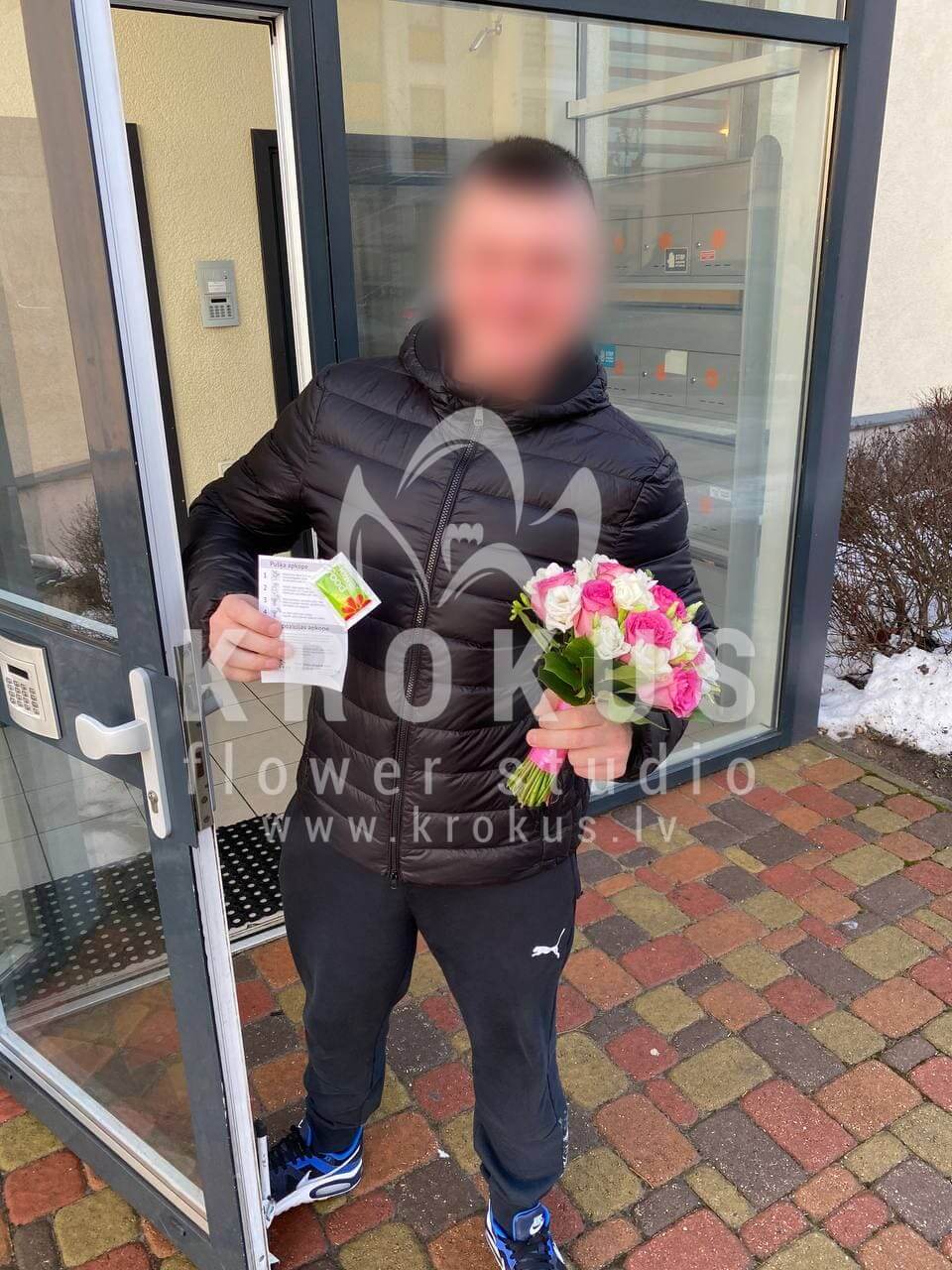 Deliver flowers to Rīga (pink roses)