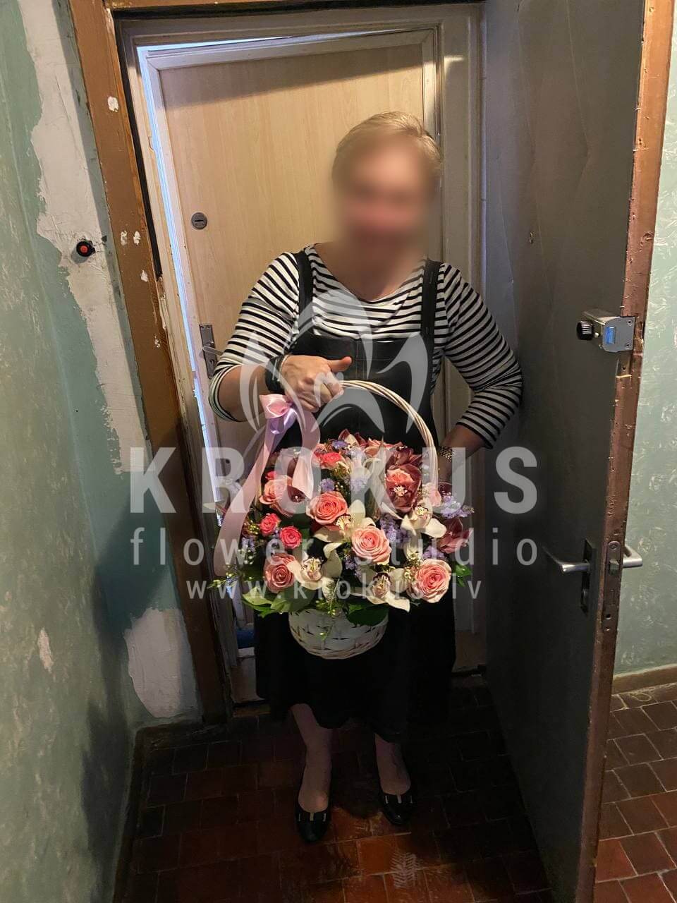 Ziedu piegāde Latvia Rīga (krūmrozesrozā rozesorhidejaswaxflowersalal (goltjēra)statice)
