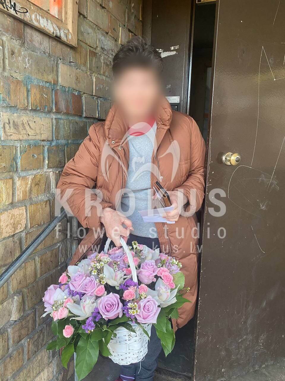 Deliver flowers to Rīga (shrub rosespink rosesorchidsstaticewaxflowersalal)