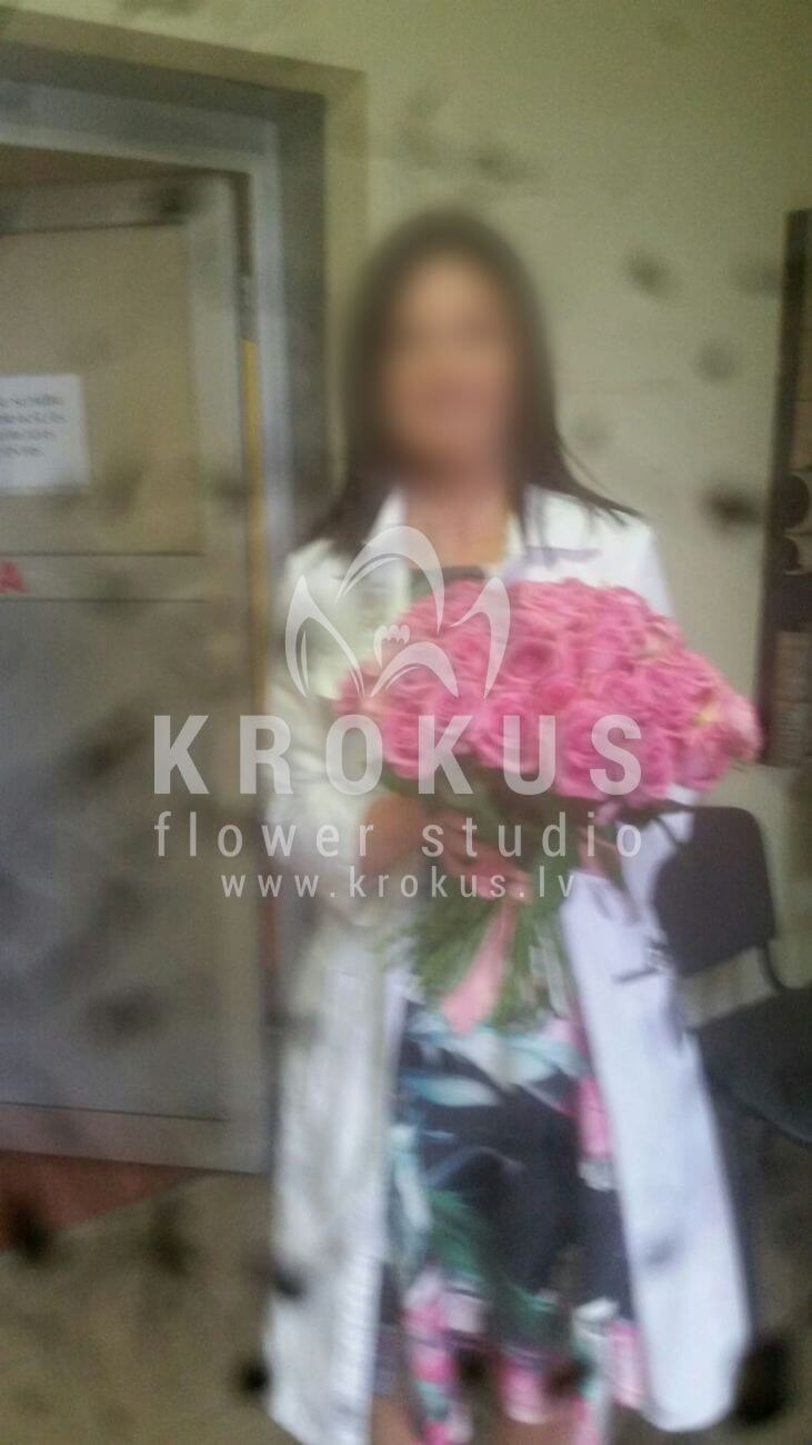 Deliver flowers to Latvia (pink roses)