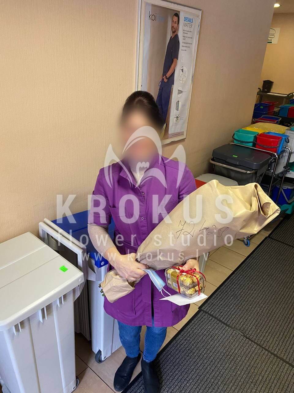 Ziedu piegāde Latvia Rīga (rozā rozesbaltas rozesoranžas rozesdzeltenas rozessarkanas rozes)