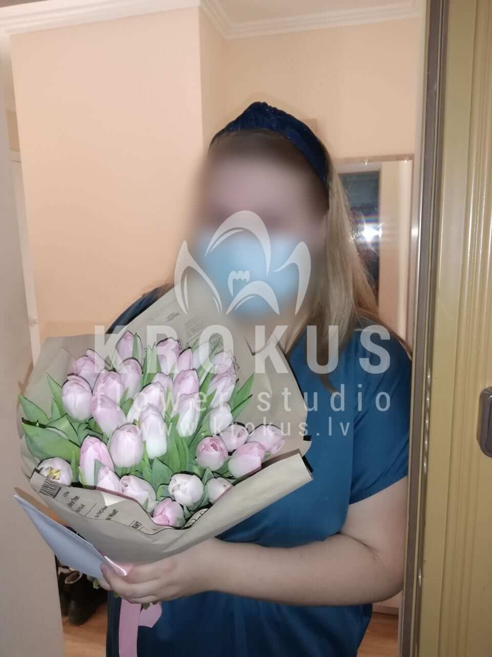 Deliver flowers to Rīga (tulips)