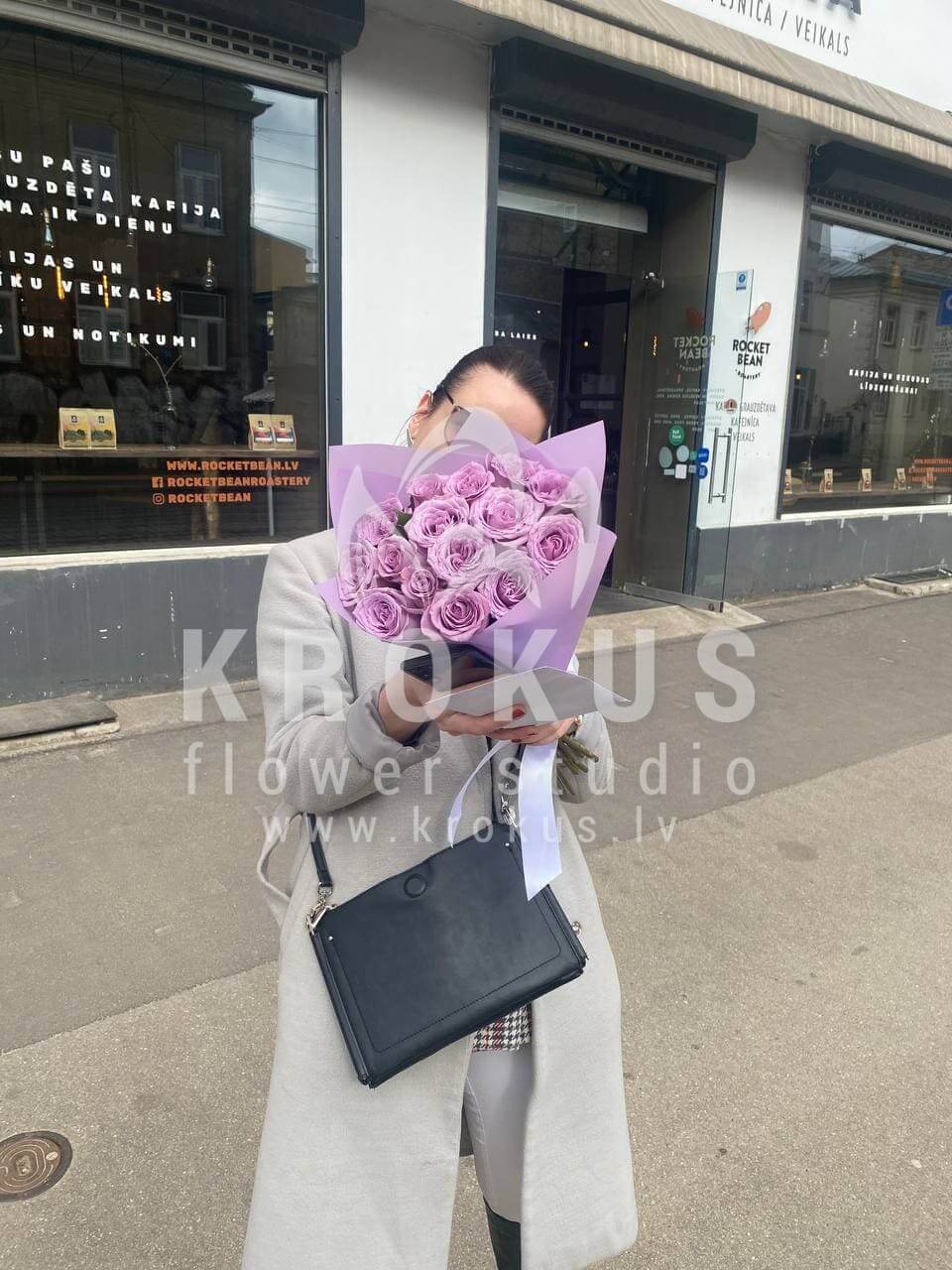 Deliver flowers to Rīga (purple roses)