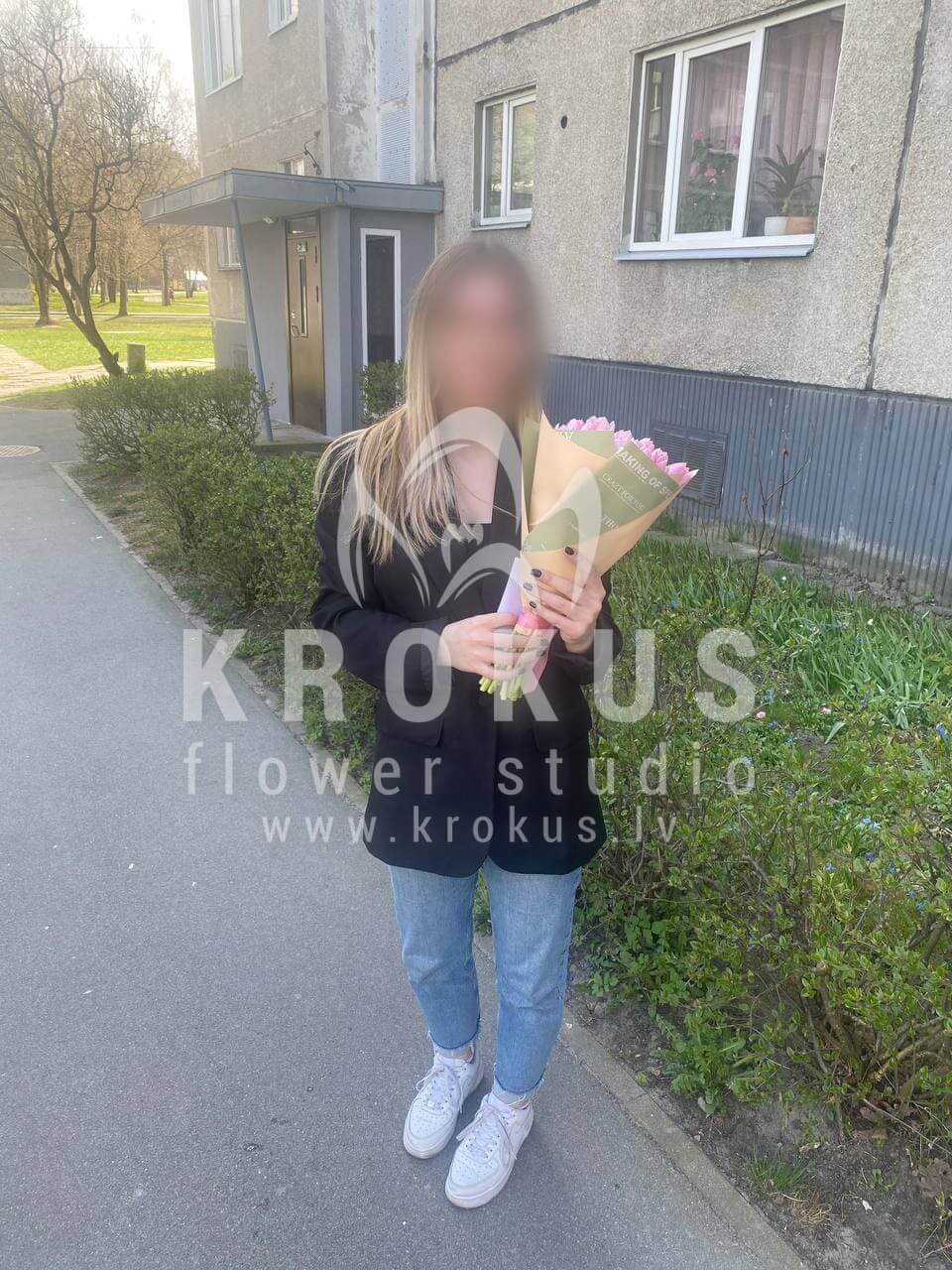 Deliver flowers to Rīga (tulips)