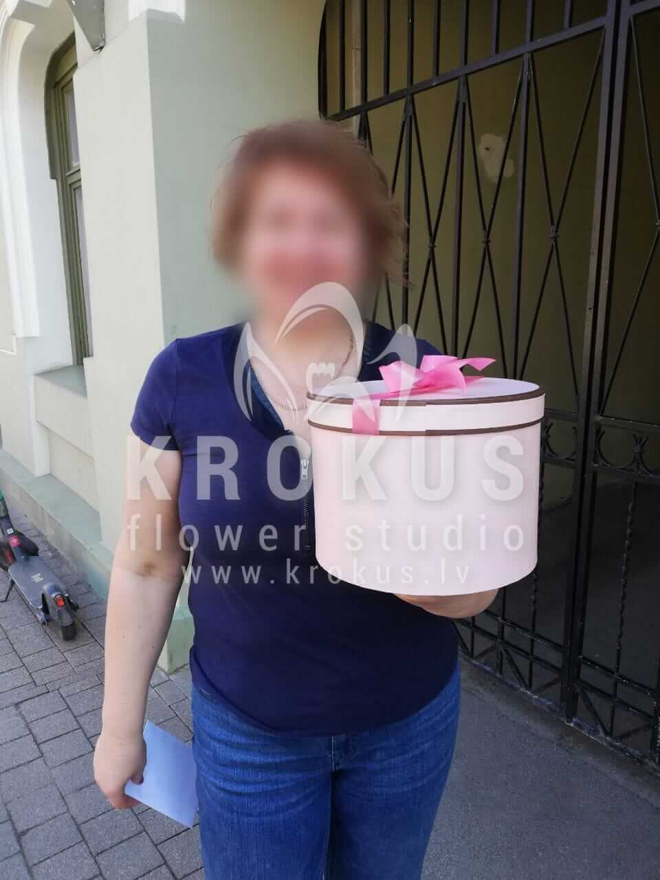 Deliver flowers to Rīga (box)