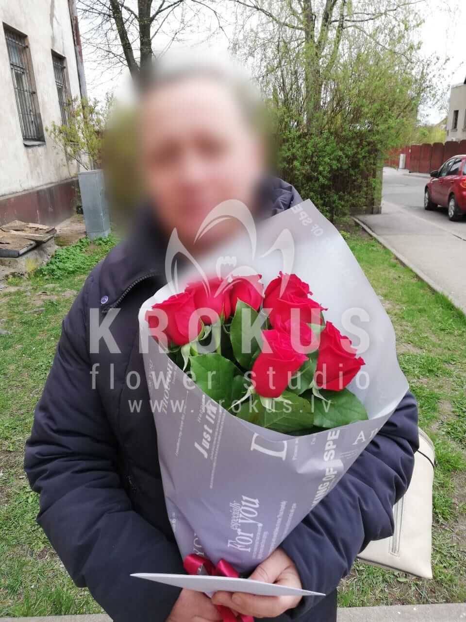 Deliver flowers to Rīga ()