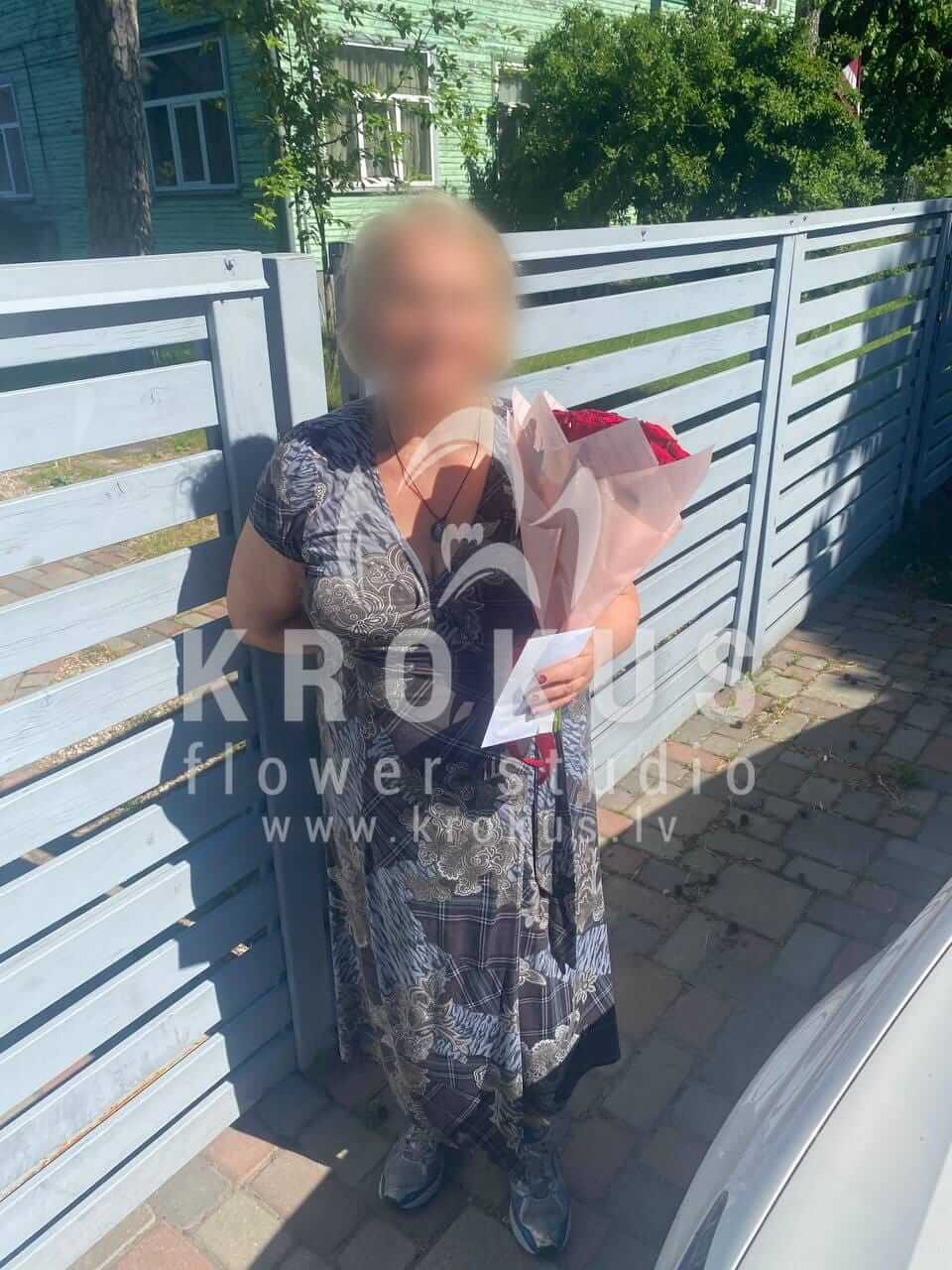 Deliver flowers to Jūrmala (red roses)