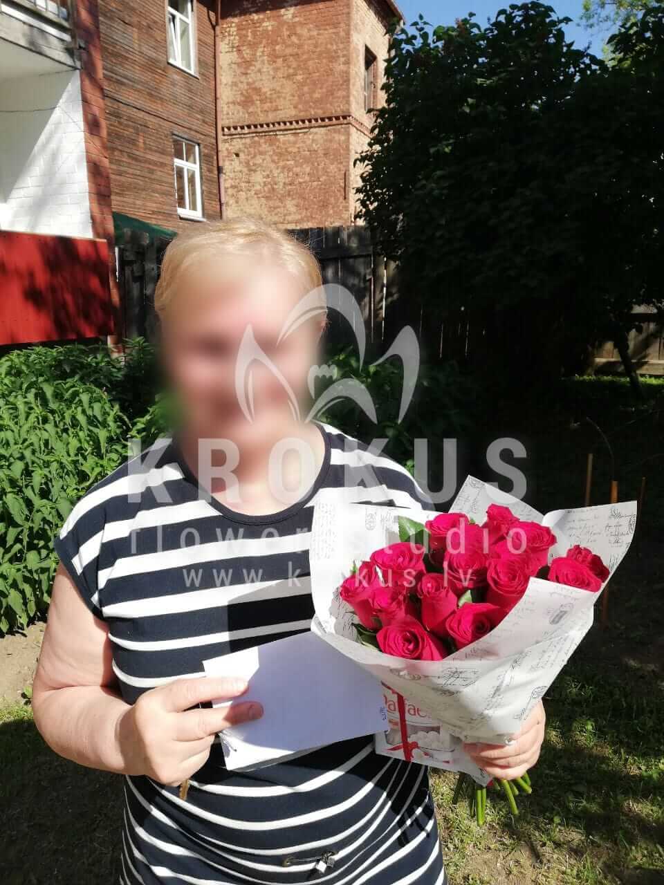 Deliver flowers to Rīga (red roses)