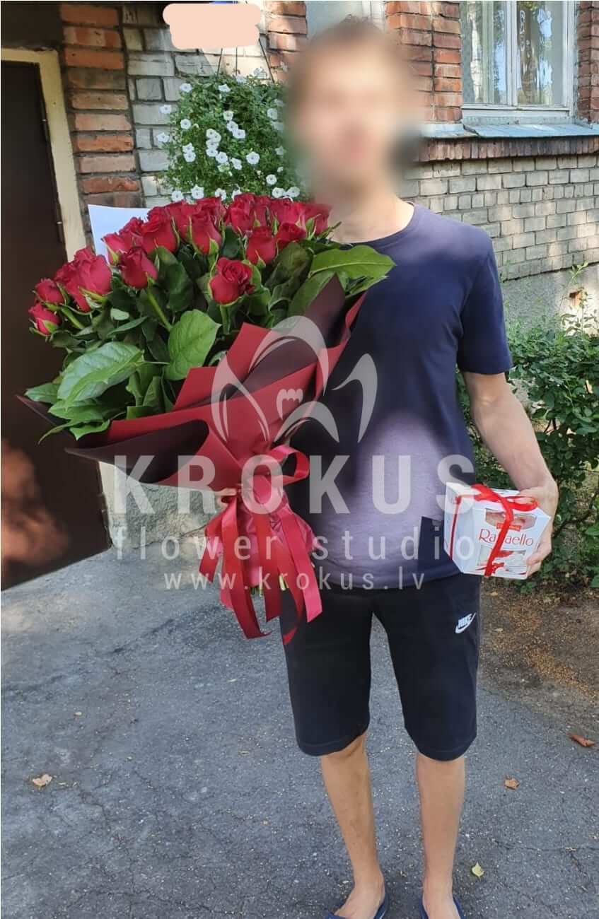 Deliver flowers to Rīga (red roses)