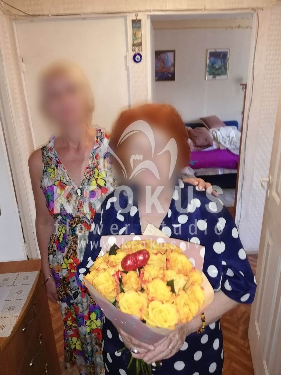 Deliver flowers to Rīga (yellow roses)