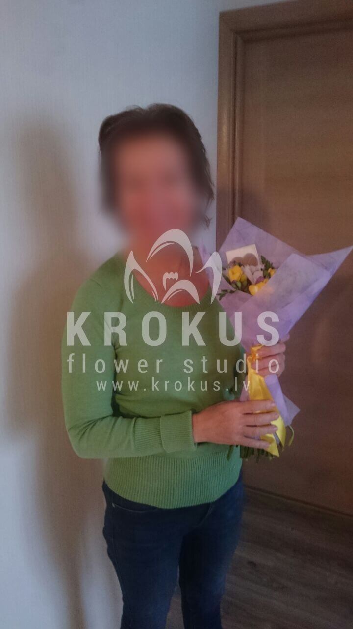 Доставка цветов в город Latvia (сирень)