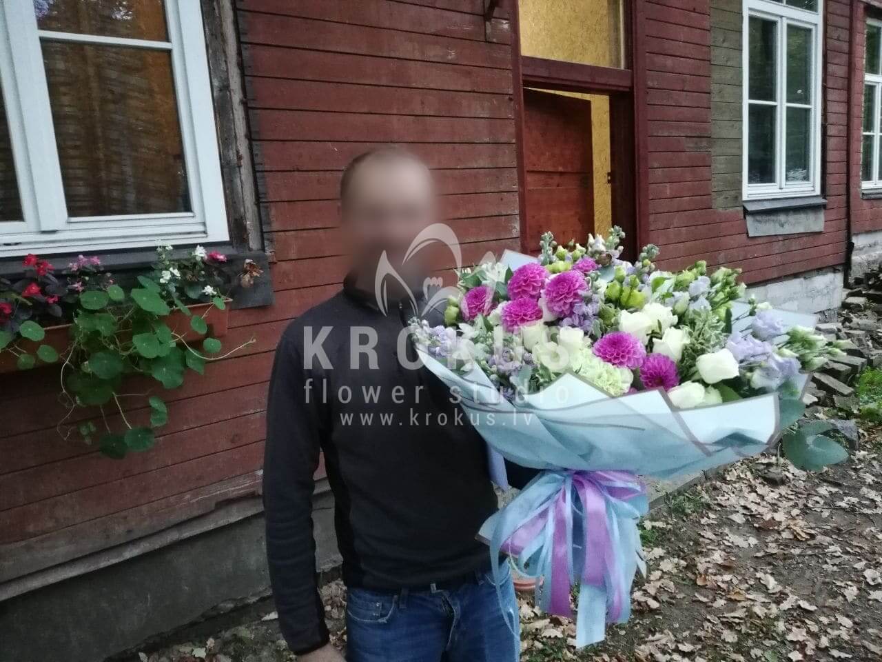 Deliver flowers to Rīga ()