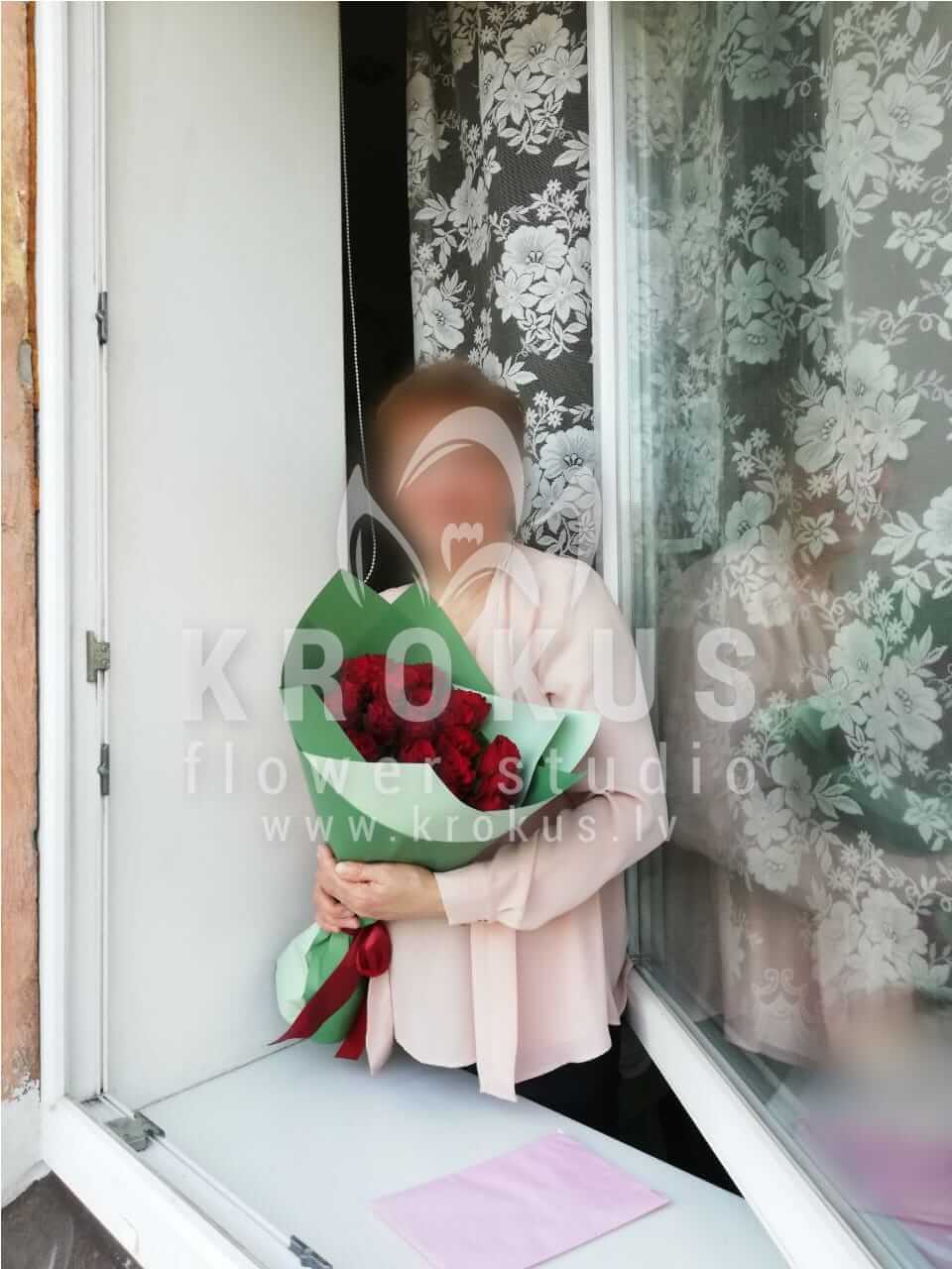 Deliver flowers to Rīga (red roses)