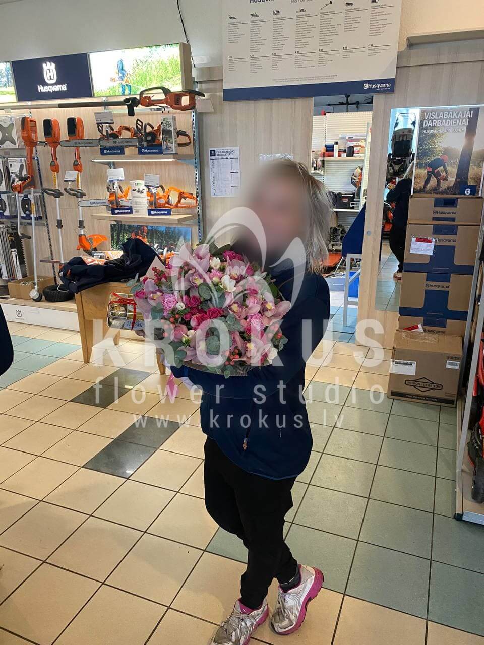 Deliver flowers to Ogre (pink rosesfreesiaclovesorchidsgum treebouvardiasalal)
