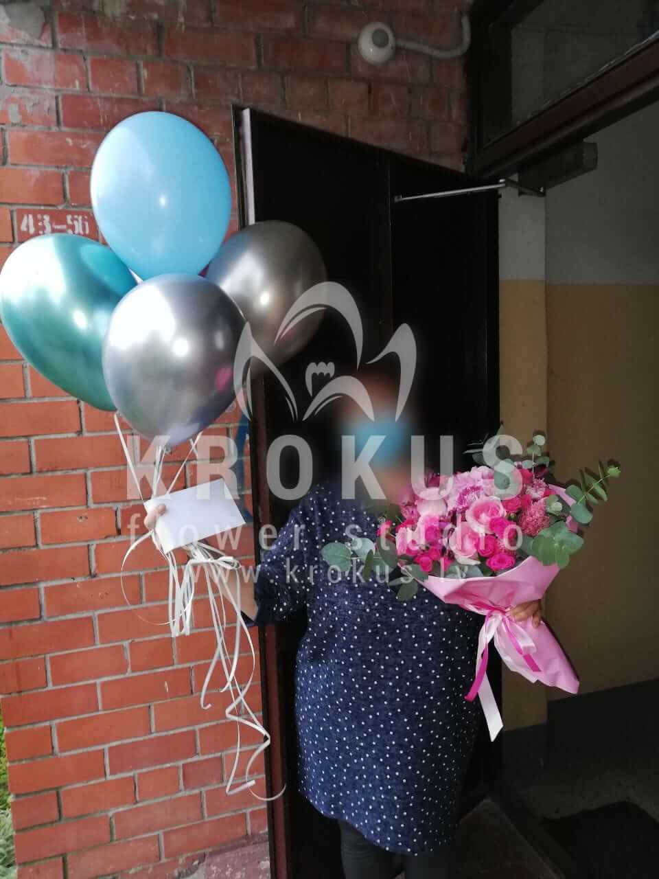 Deliver flowers to Rīga (celosiapink rosesgum treehydrangeasbouvardia)