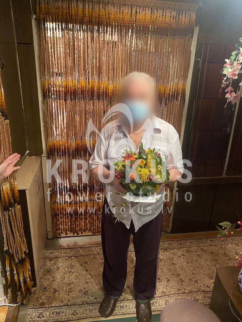 Ziedu piegāde Latvia Rīga (īlekssbrunijaleikodendronileucospermumķirbis)