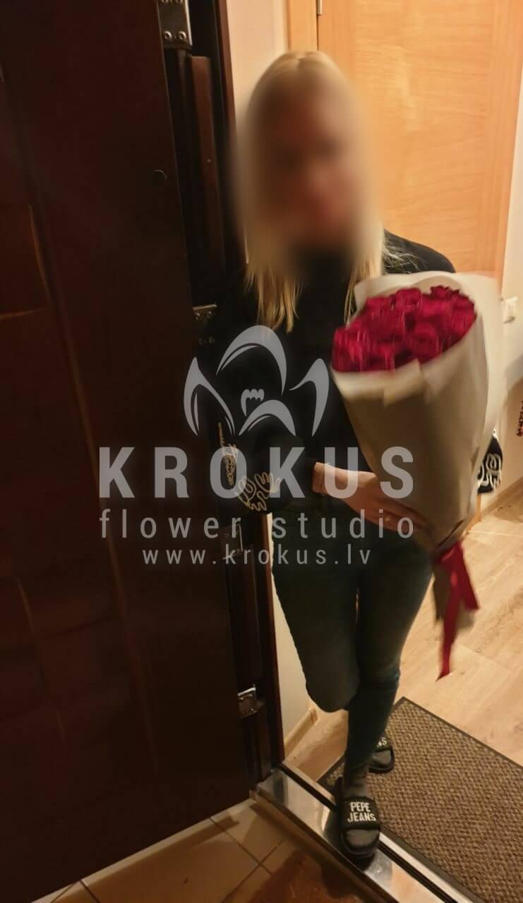 Deliver flowers to Rīga (red roses)