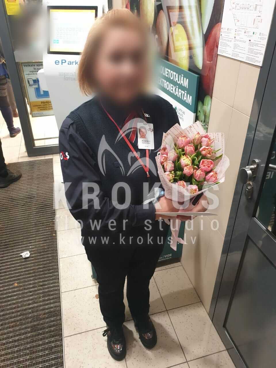 Ziedu piegāde Latvia Rīga (tulpespeonveidīgas tulpes)