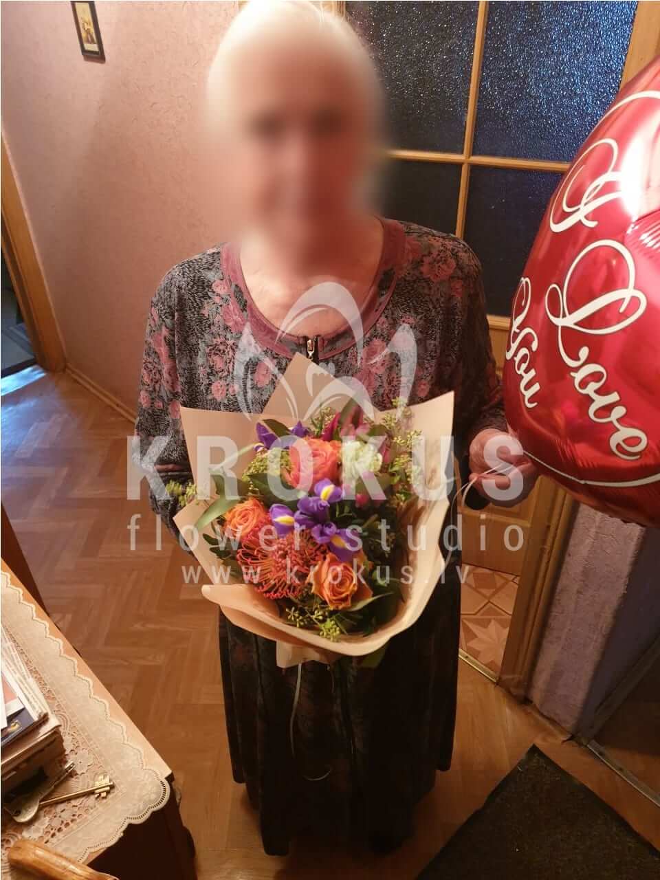Deliver flowers to Rīga (shrub rosesdecorhypericumleucospermumpumpkinlisianthuses (eustoma))