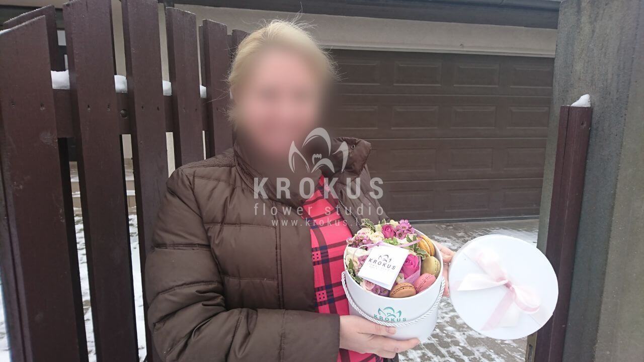 Доставка цветов в город Latvia (коробка)