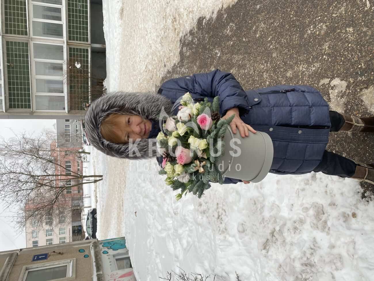 Deliver flowers to Rīga (shrub rosesdecorcottonstylish boxcream rosesnoble fir)