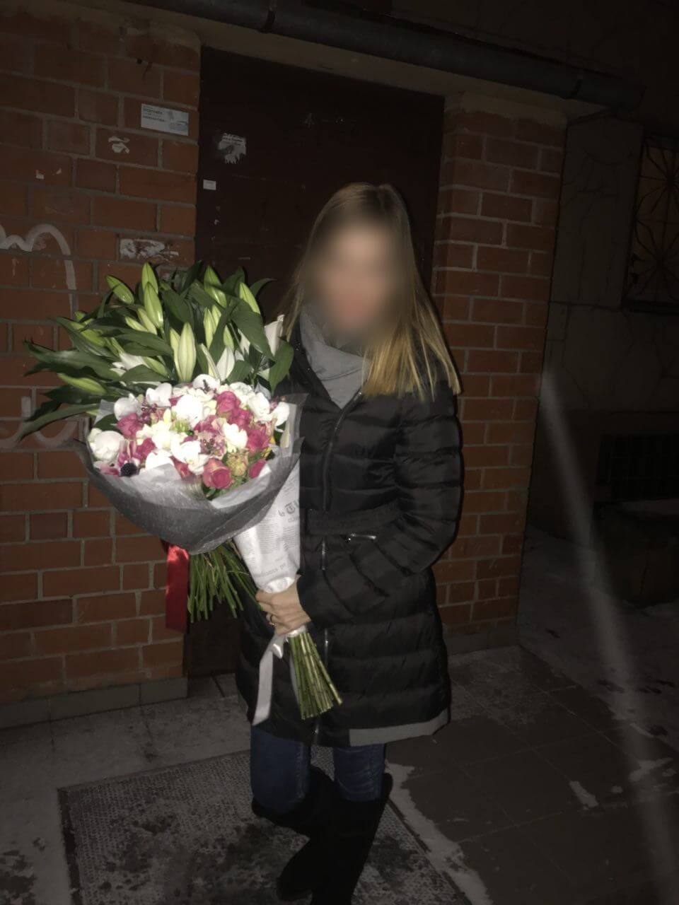 Deliver flowers to Latvia (shrub rosescalla liliesfreesiabouvardiasalal)