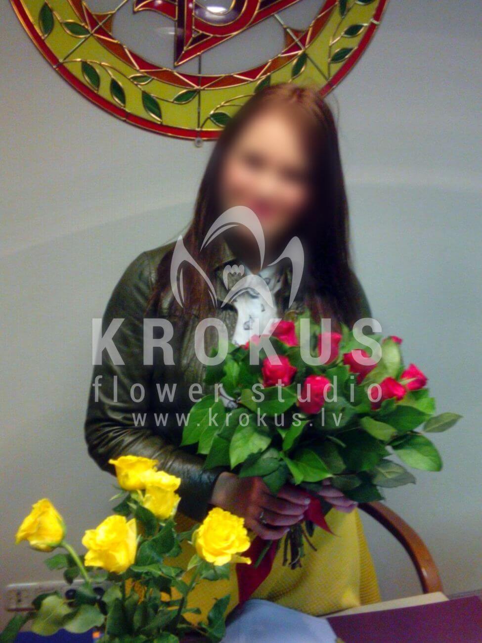 Deliver flowers to Latvia ()