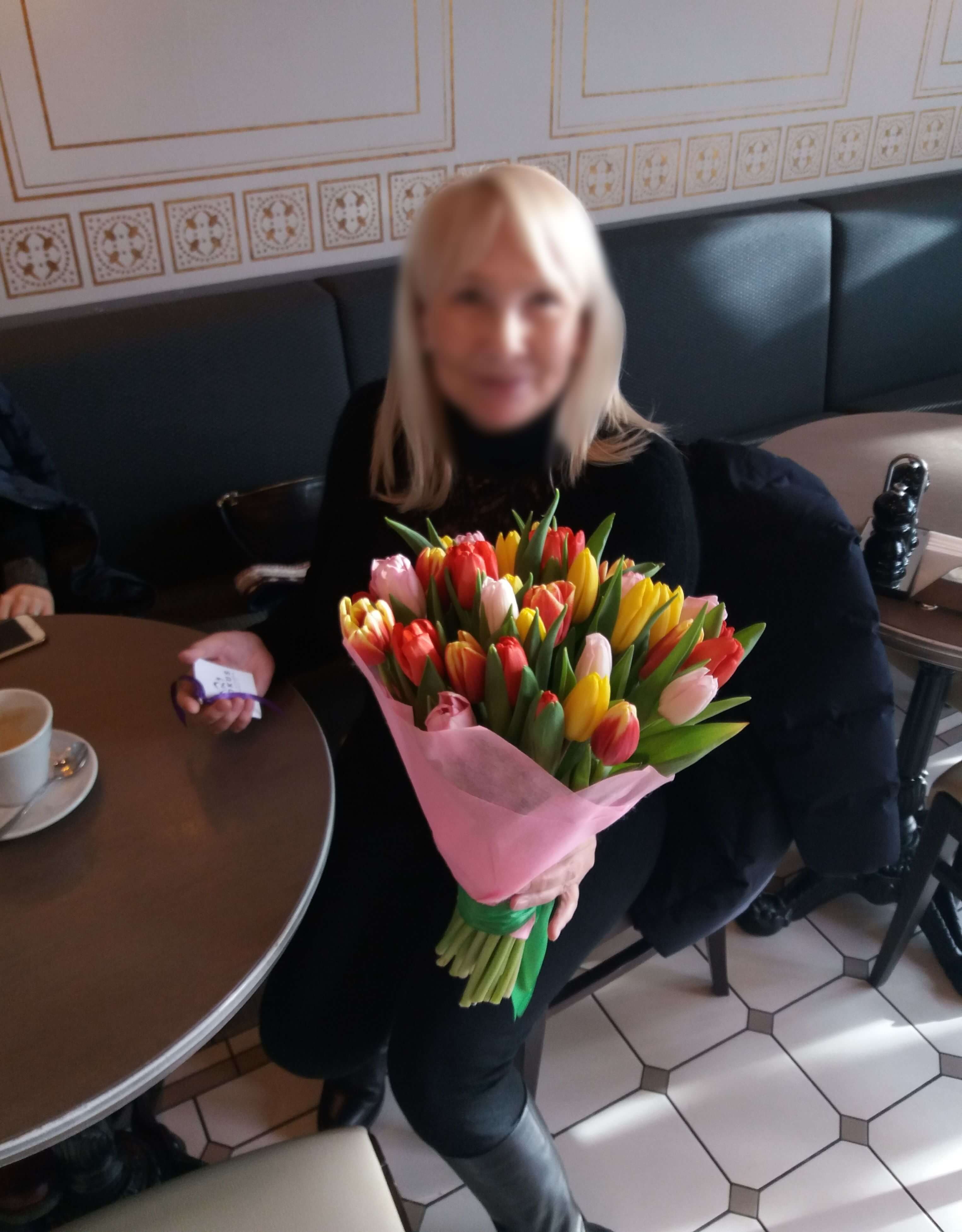 Доставка цветов в город Latvia (тюльпаны)
